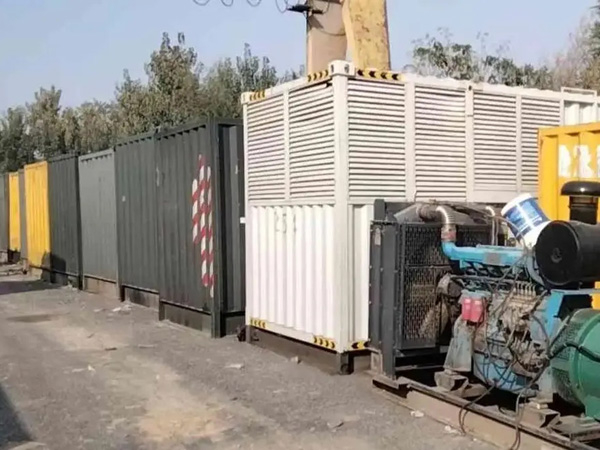 南岳200KW柴油发电机机组每小时油耗是多少？
